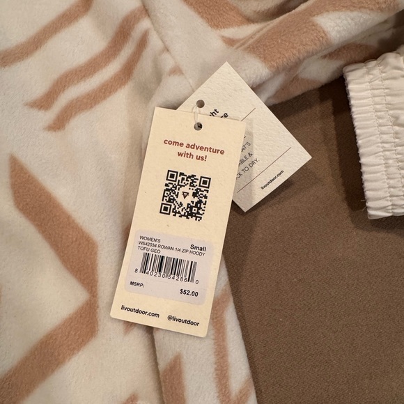 LIv White and Tan Geometric Pullover Fleece- Size Small- NWT - Picture 10 of 15